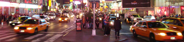 Taxis jaunes dans les avenues de Manhattan - Photo de Broadway, Times Square de nuit -  Guillaume Duchene